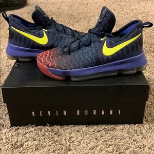 Kd 9 boys size 7